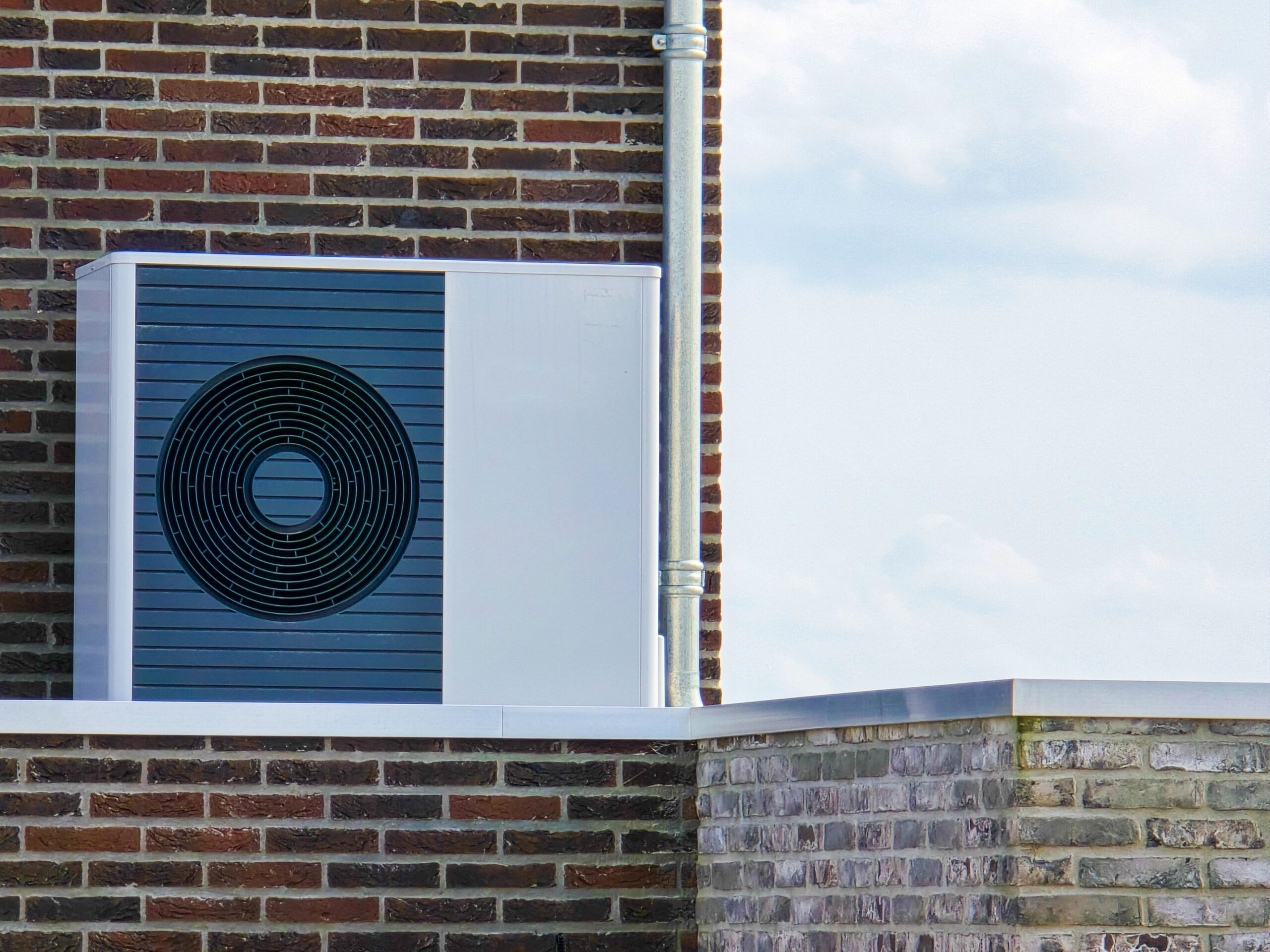 Air Source Heat Pumps and Solar A Hampshire Homeowner’s Guide